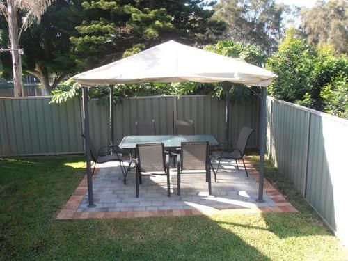 Hibiscus Lakeside Budgewoi