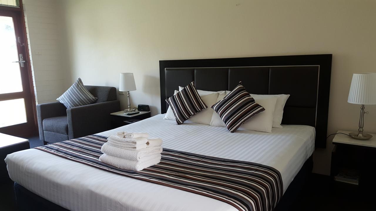 Hibiscus Lakeside Motel 3*