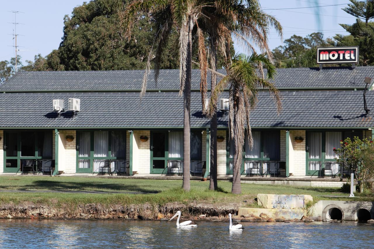 Hibiscus Lakeside 3*