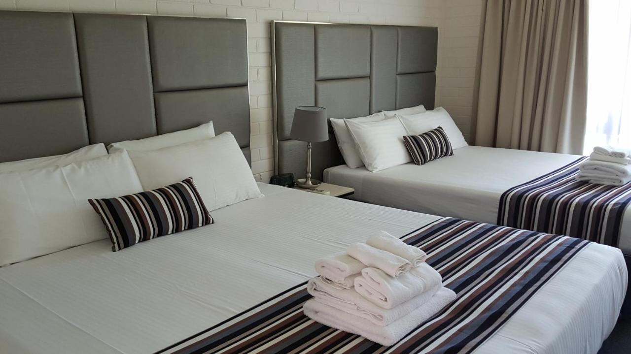 Hibiscus Lakeside Motel 3*